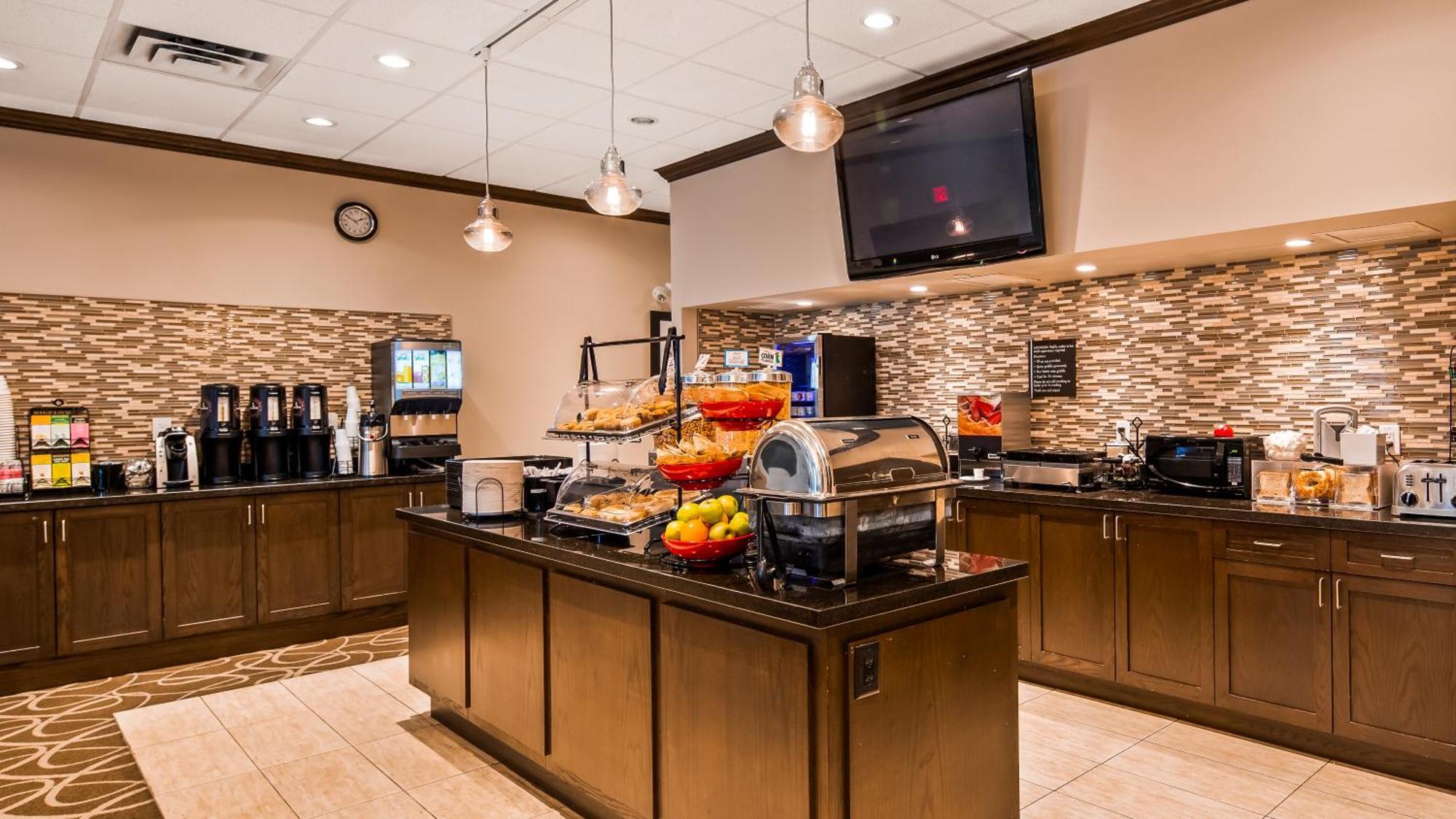 Western & Hotel Pitt Meadows