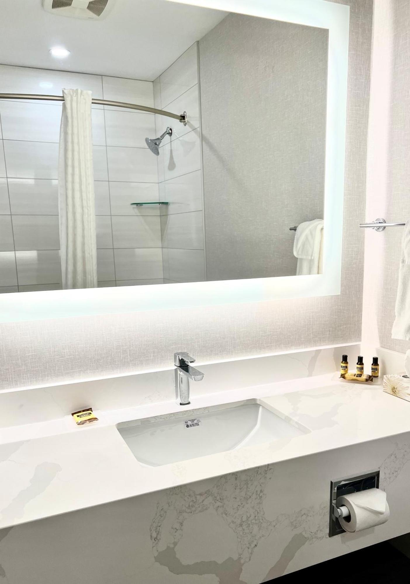 Western & 3* Pitt Meadows