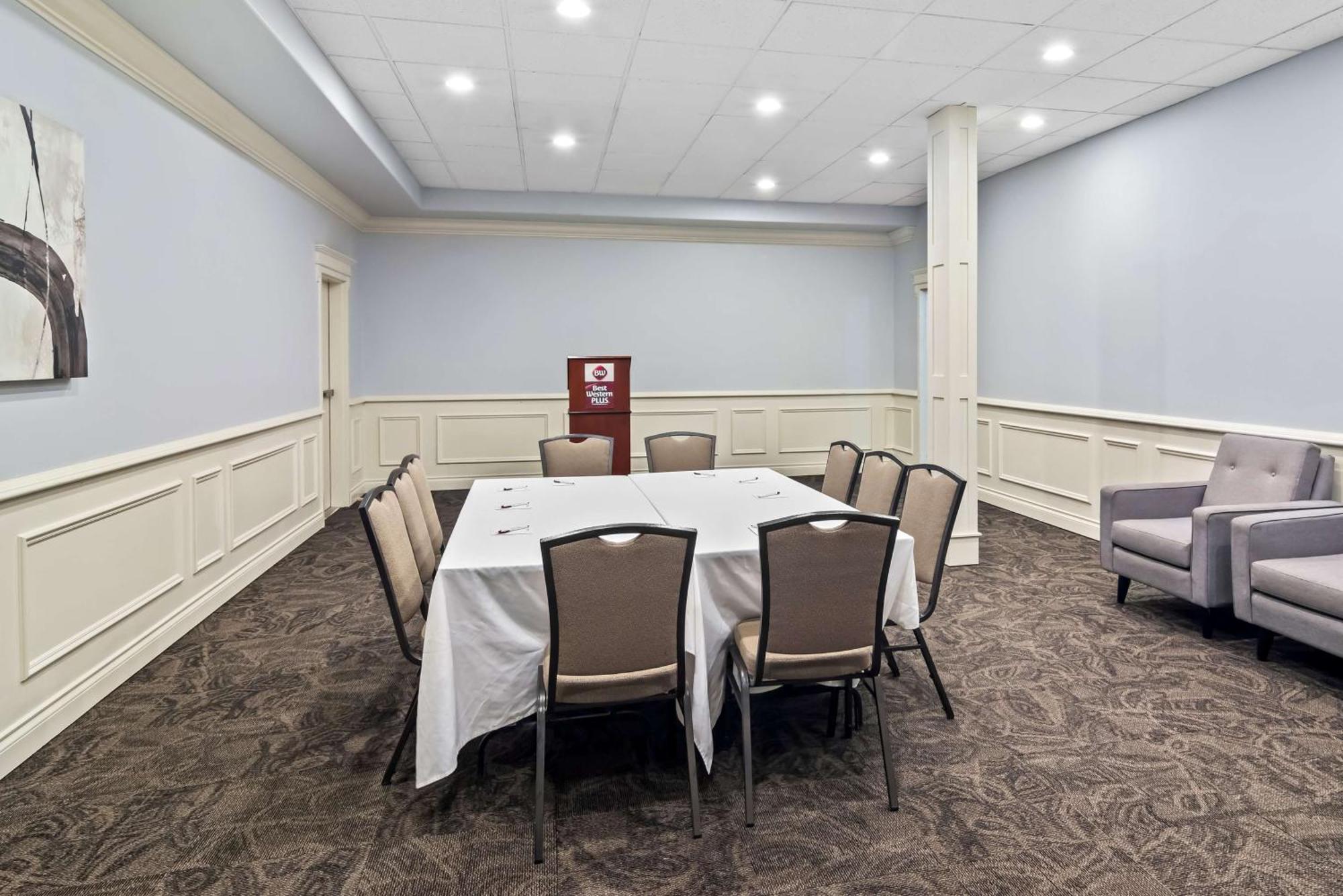 Western & 3* Pitt Meadows
