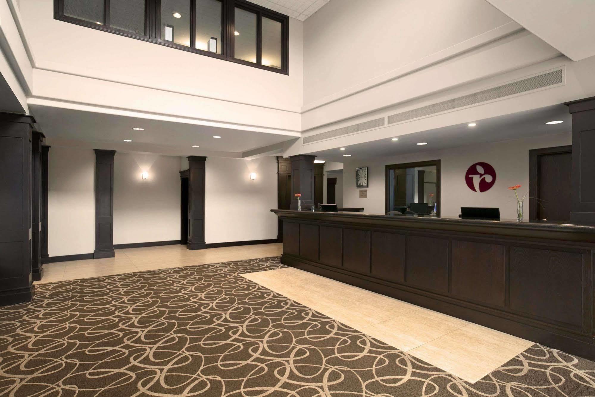 Western & Hotel