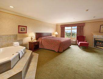 Western & Hotel 3*