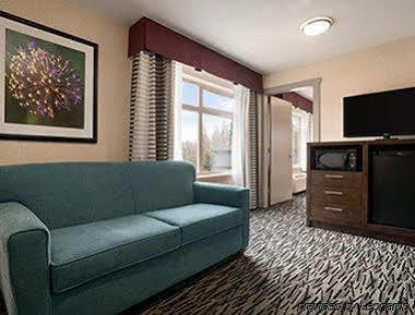 Western & Hotel 3*